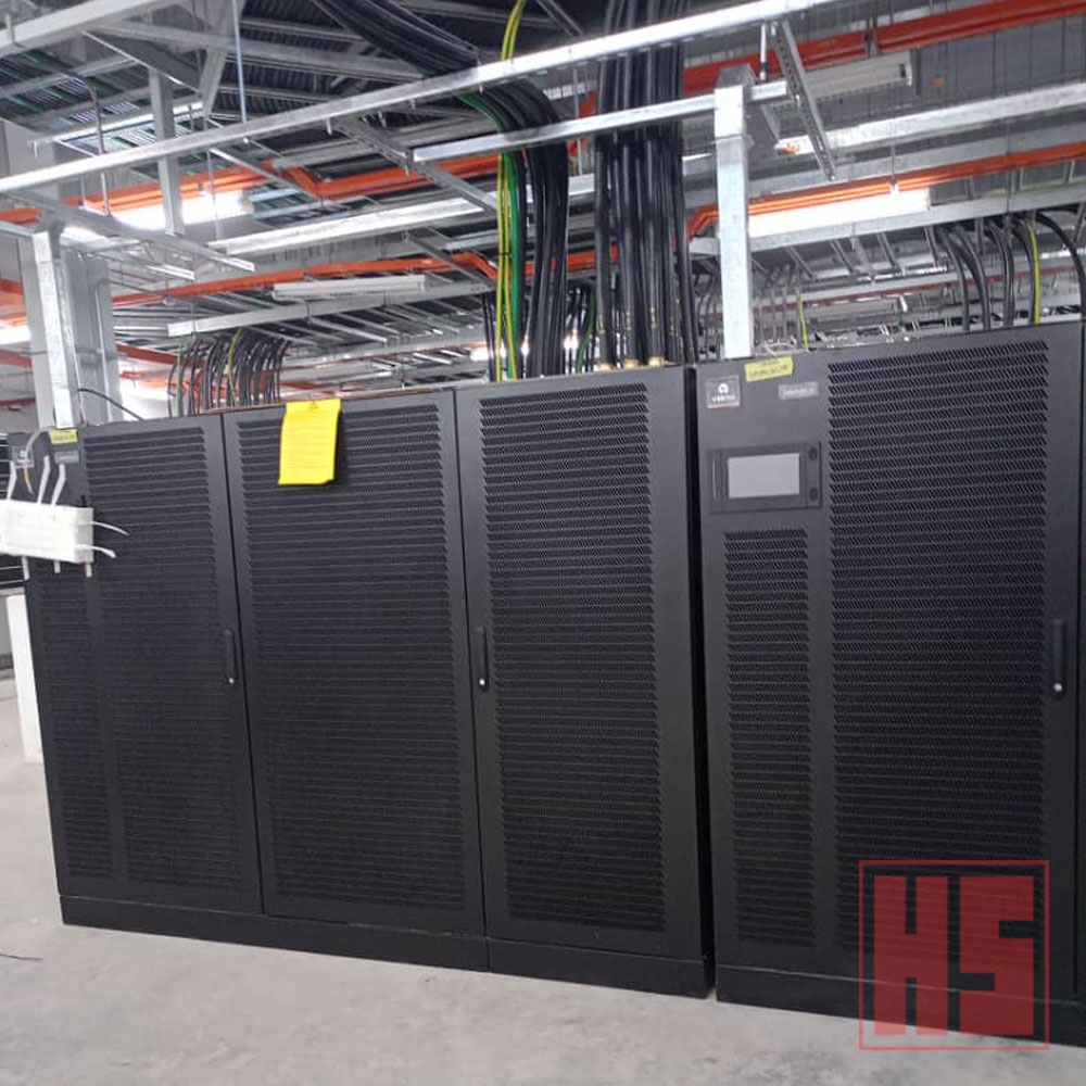 Data centre containment and rack systems